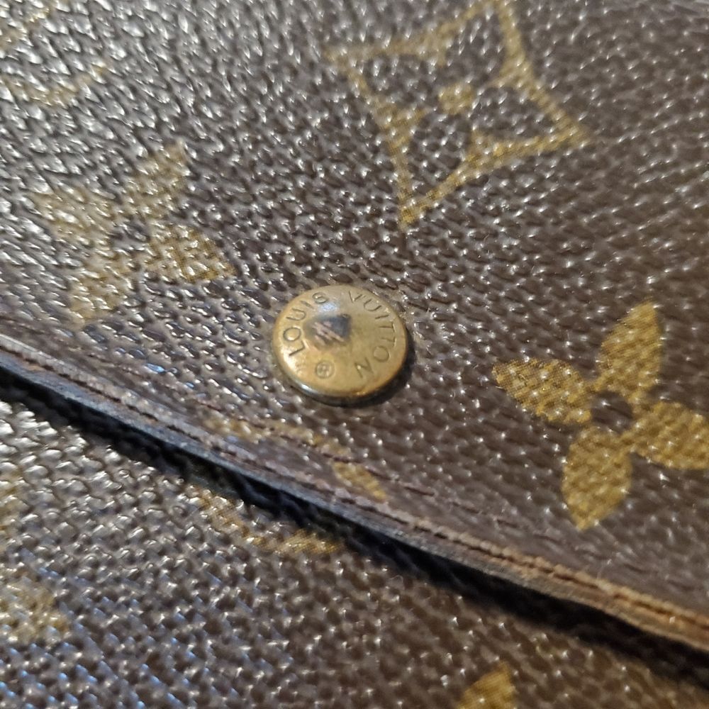 Louis Vuitton Sarah Wallet - Picture 2 of 16